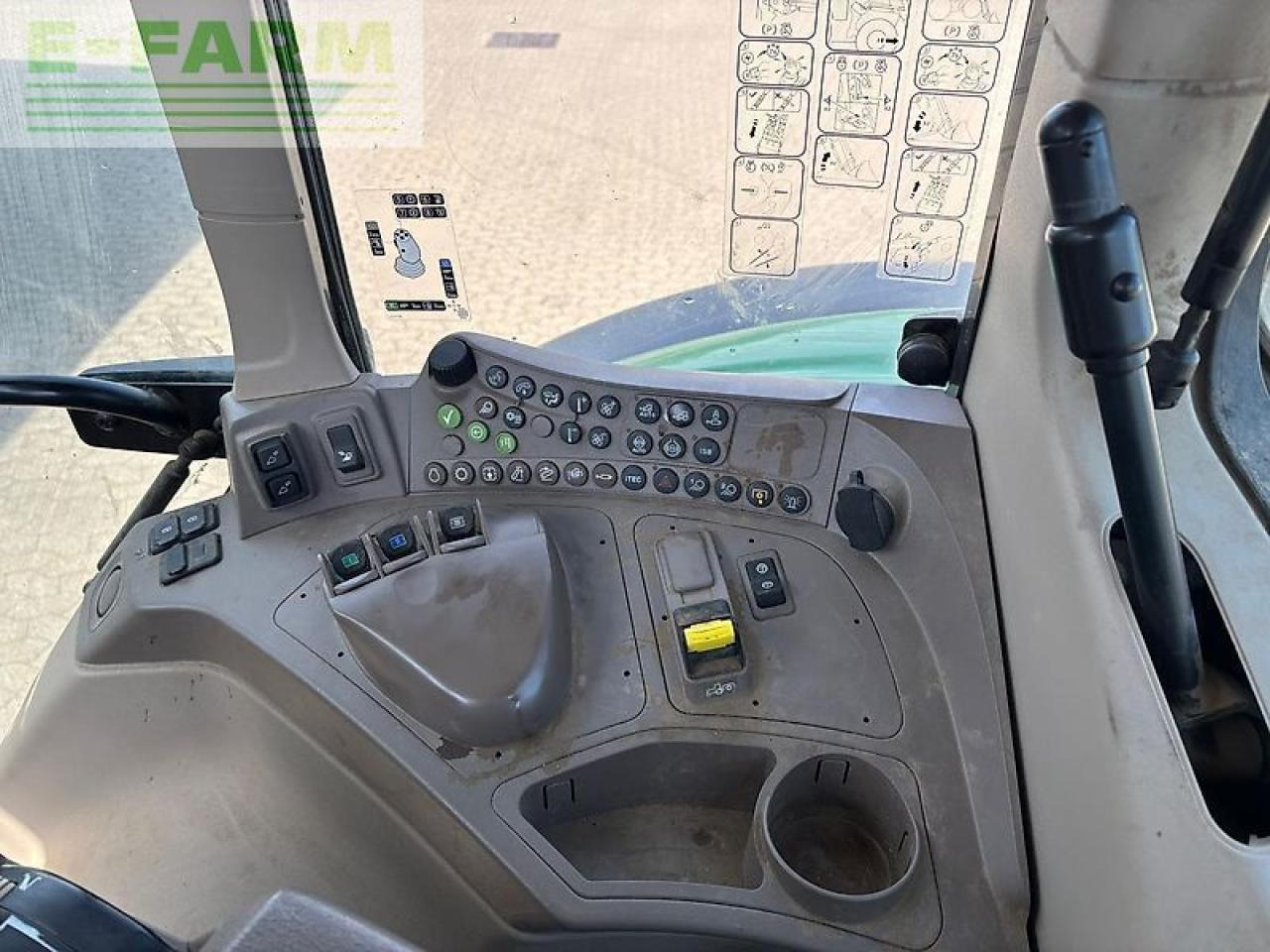 John Deere 6155m - Τρακτέρ: φωτογραφία 5 John Deere 6155m - Τρακτέρ: φωτογραφία 5