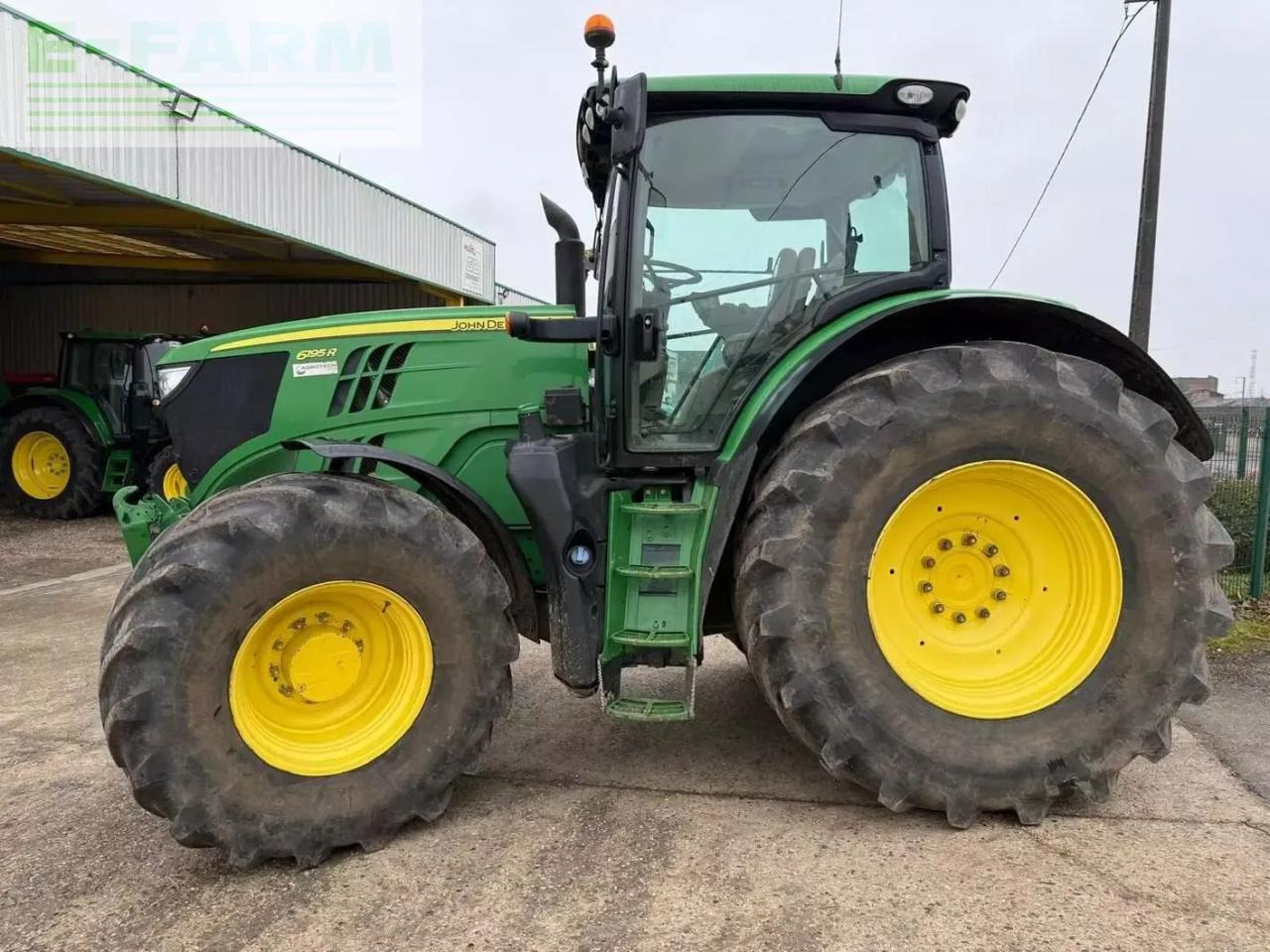 John Deere 6195r - Τρακτέρ: φωτογραφία 1 John Deere 6195r - Τρακτέρ: φωτογραφία 1