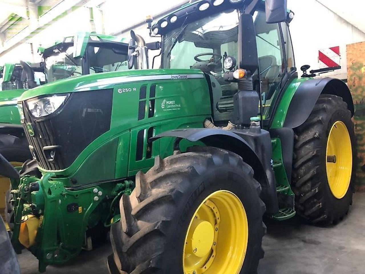 John Deere 6250r - Τρακτέρ: φωτογραφία 1 John Deere 6250r - Τρακτέρ: φωτογραφία 1