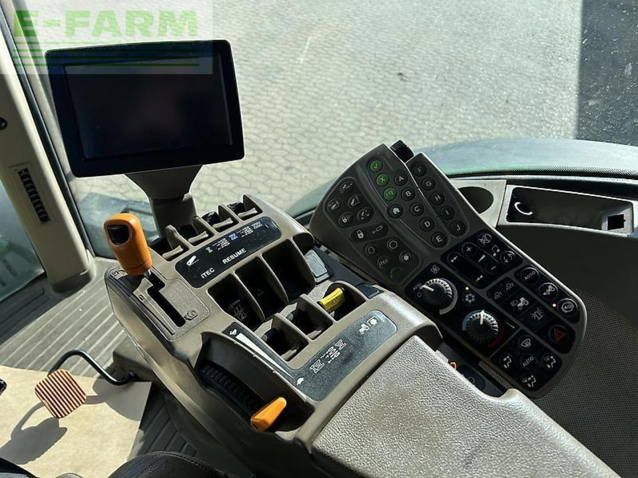 John Deere 7230r - Τρακτέρ: φωτογραφία 3 John Deere 7230r - Τρακτέρ: φωτογραφία 3