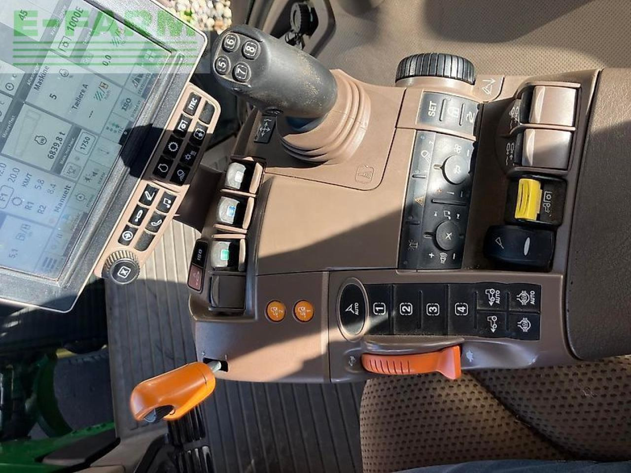 John Deere 8320r - Τρακτέρ: φωτογραφία 4 John Deere 8320r - Τρακτέρ: φωτογραφία 4