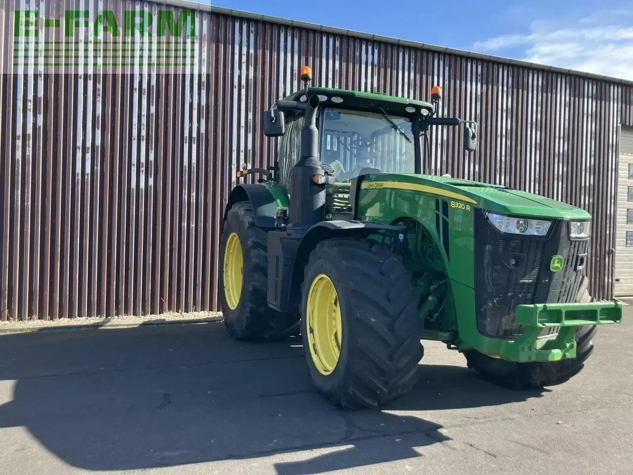 John Deere 8320r - Τρακτέρ: φωτογραφία 1 John Deere 8320r - Τρακτέρ: φωτογραφία 1