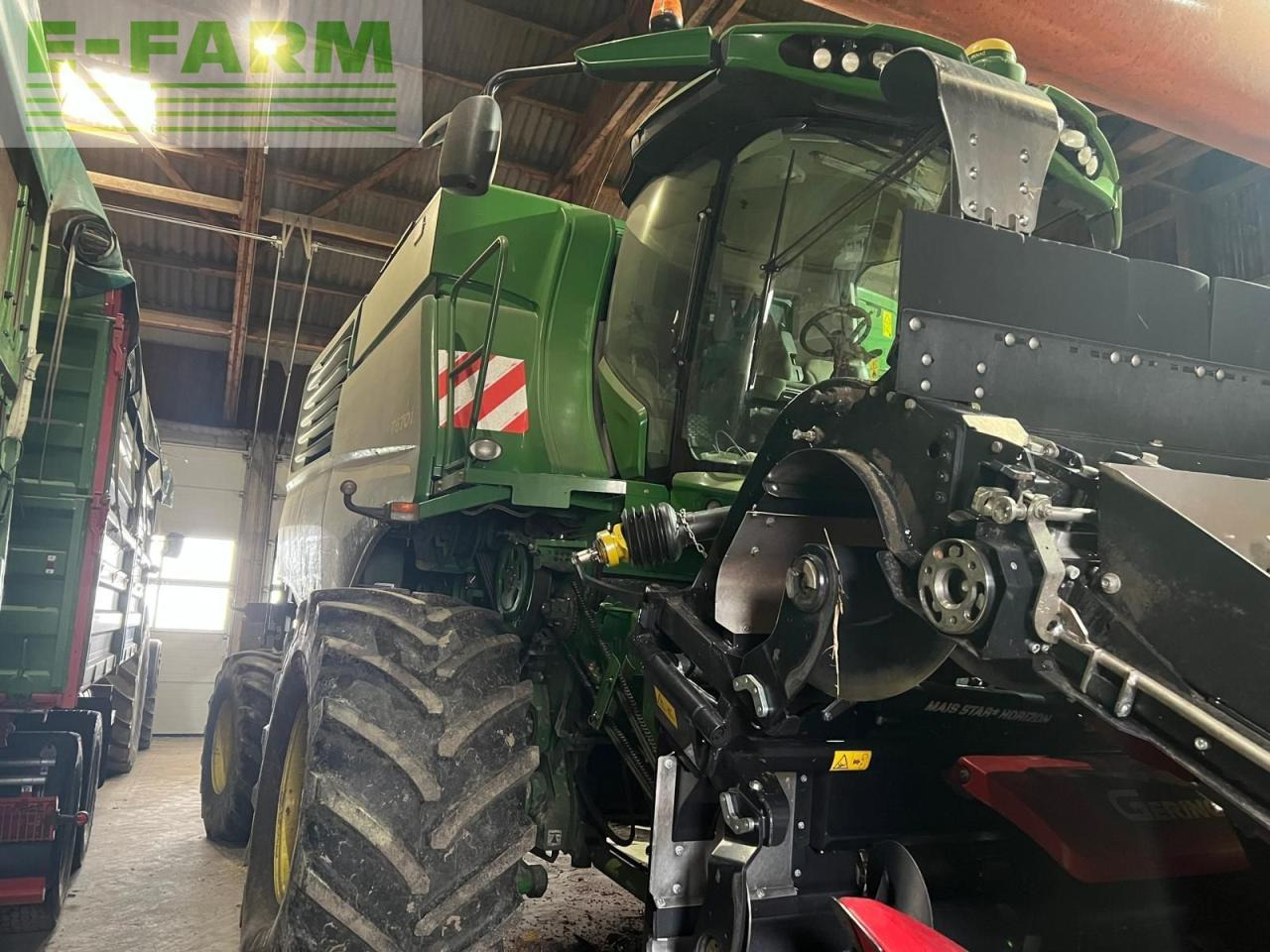 John Deere T670 - Θεριζοαλωνιστική μηχανή: φωτογραφία 2 John Deere T670 - Θεριζοαλωνιστική μηχανή: φωτογραφία 2