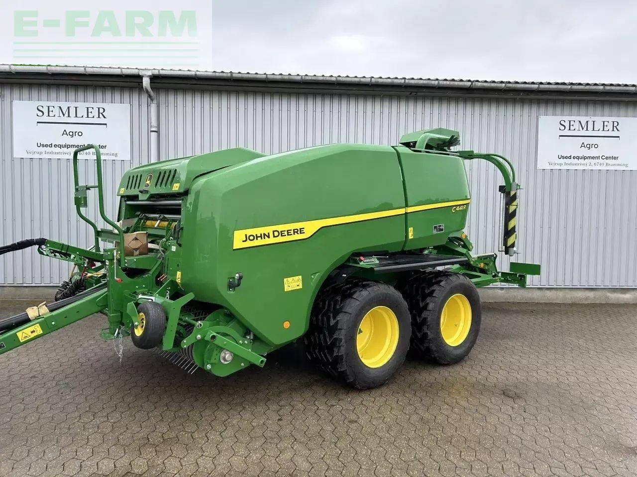 John Deere c441r - Χορτοδετική μηχανή τετράγωνες μπάλες: φωτογραφία 1 John Deere c441r - Χορτοδετική μηχανή τετράγωνες μπάλες: φωτογραφία 1
