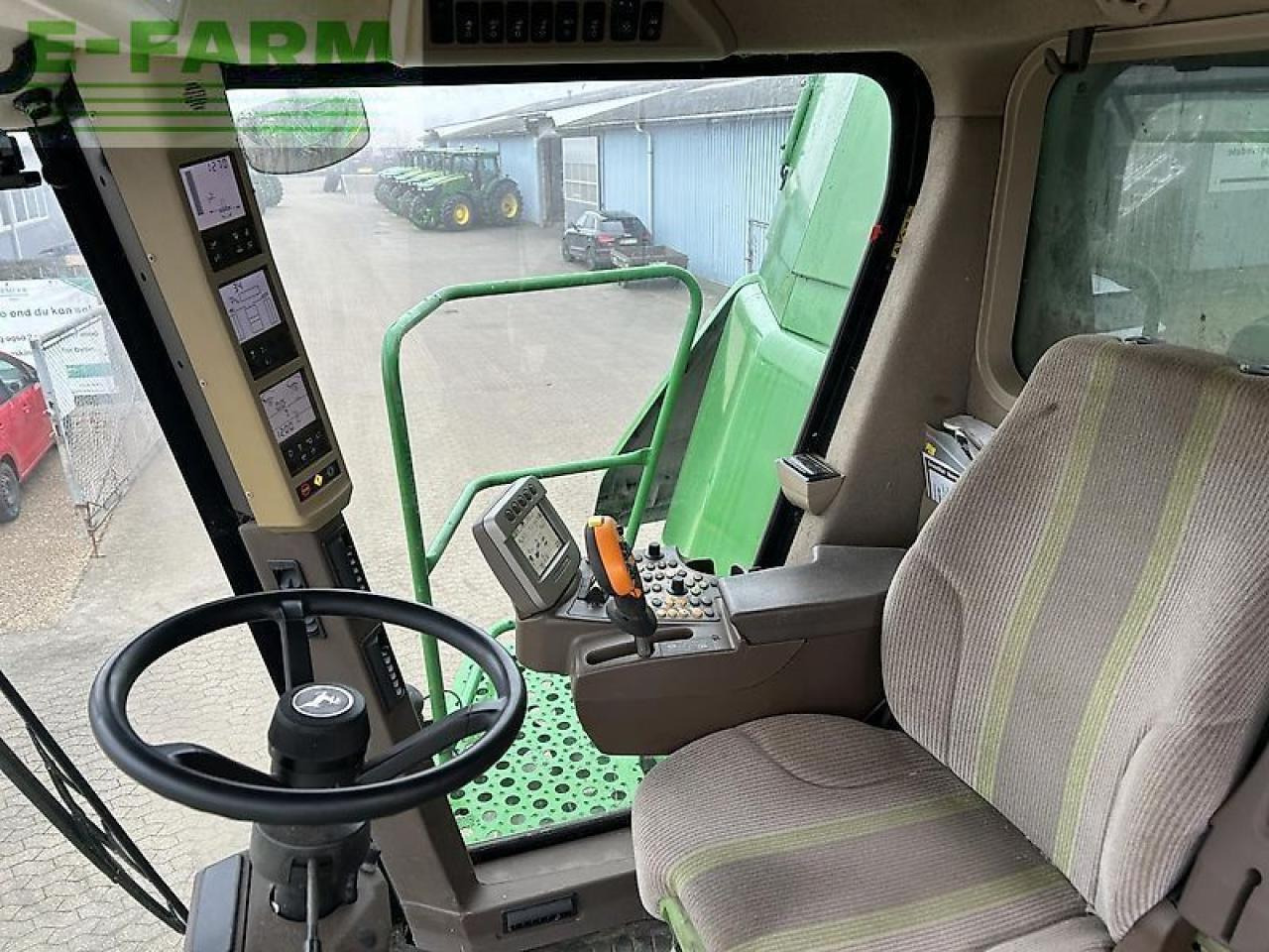 John Deere t660 - Θεριζοαλωνιστική μηχανή: φωτογραφία 3 John Deere t660 - Θεριζοαλωνιστική μηχανή: φωτογραφία 3