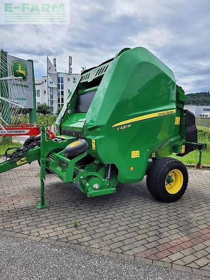 John Deere v451m - Χορτοδετική μηχανή τετράγωνες μπάλες: φωτογραφία 1 John Deere v451m - Χορτοδετική μηχανή τετράγωνες μπάλες: φωτογραφία 1