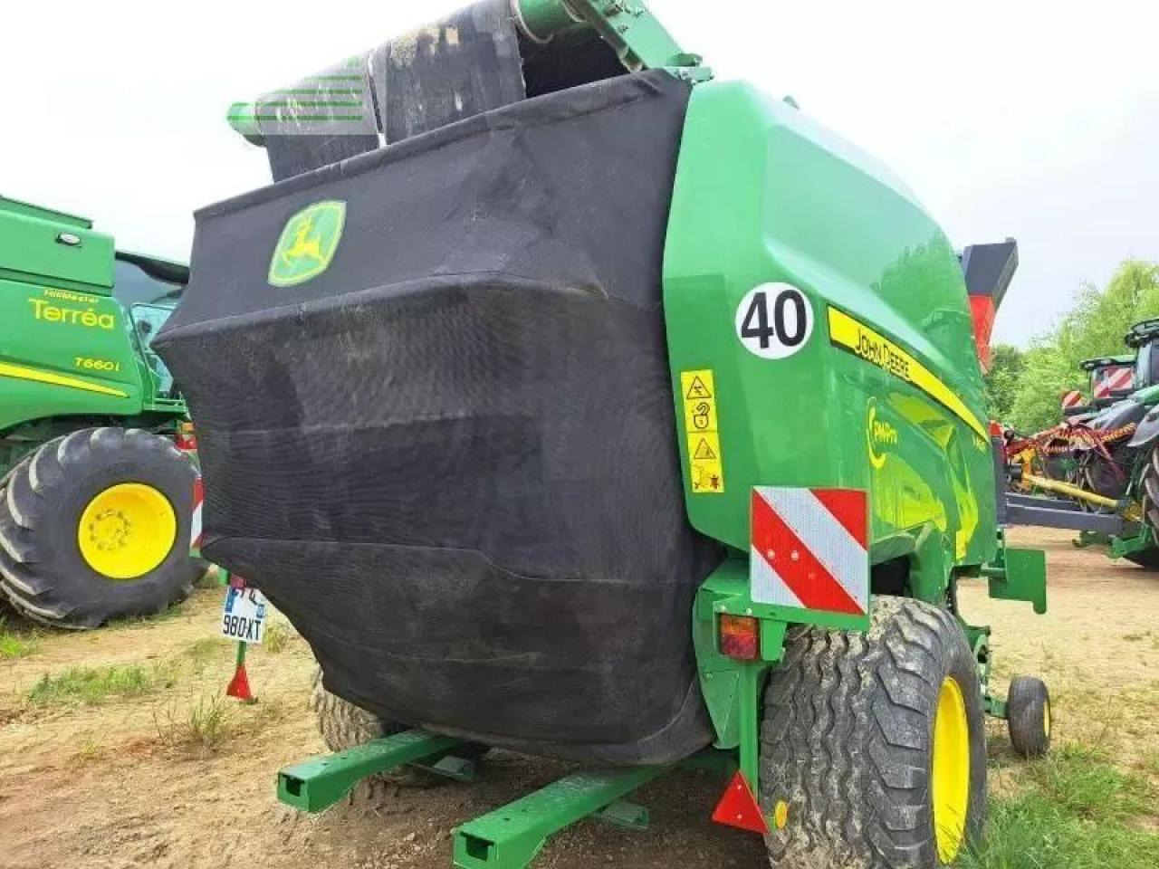 John Deere v461r - Χορτοδετική μηχανή τετράγωνες μπάλες: φωτογραφία 4 John Deere v461r - Χορτοδετική μηχανή τετράγωνες μπάλες: φωτογραφία 4