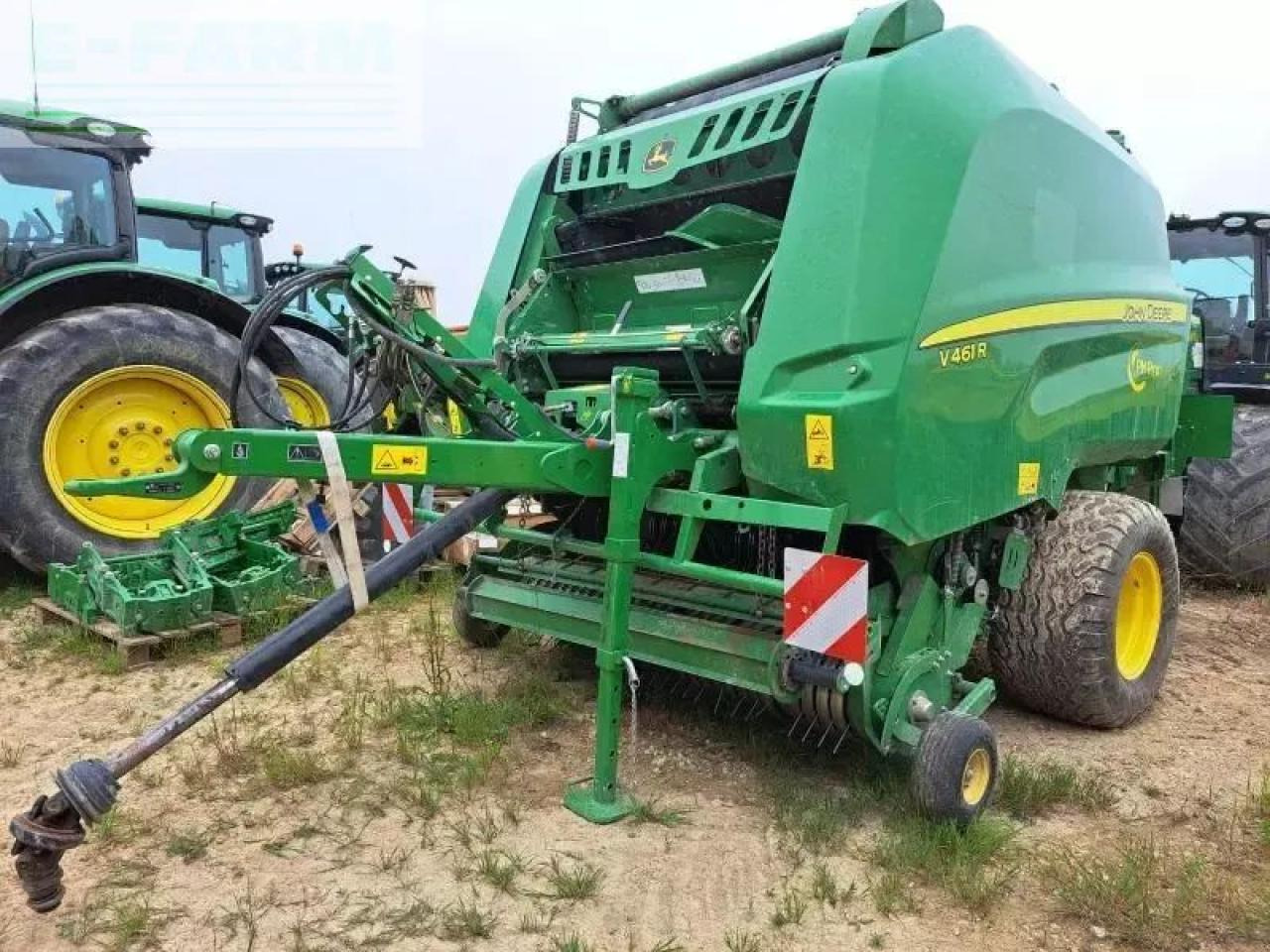 John Deere v461r - Χορτοδετική μηχανή τετράγωνες μπάλες: φωτογραφία 2 John Deere v461r - Χορτοδετική μηχανή τετράγωνες μπάλες: φωτογραφία 2