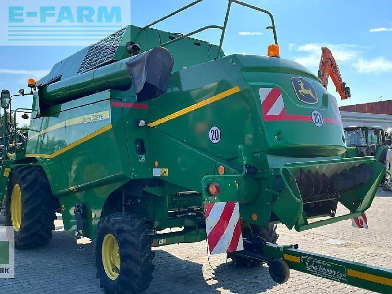 John Deere w330 - Θεριζοαλωνιστική μηχανή: φωτογραφία 2 John Deere w330 - Θεριζοαλωνιστική μηχανή: φωτογραφία 2