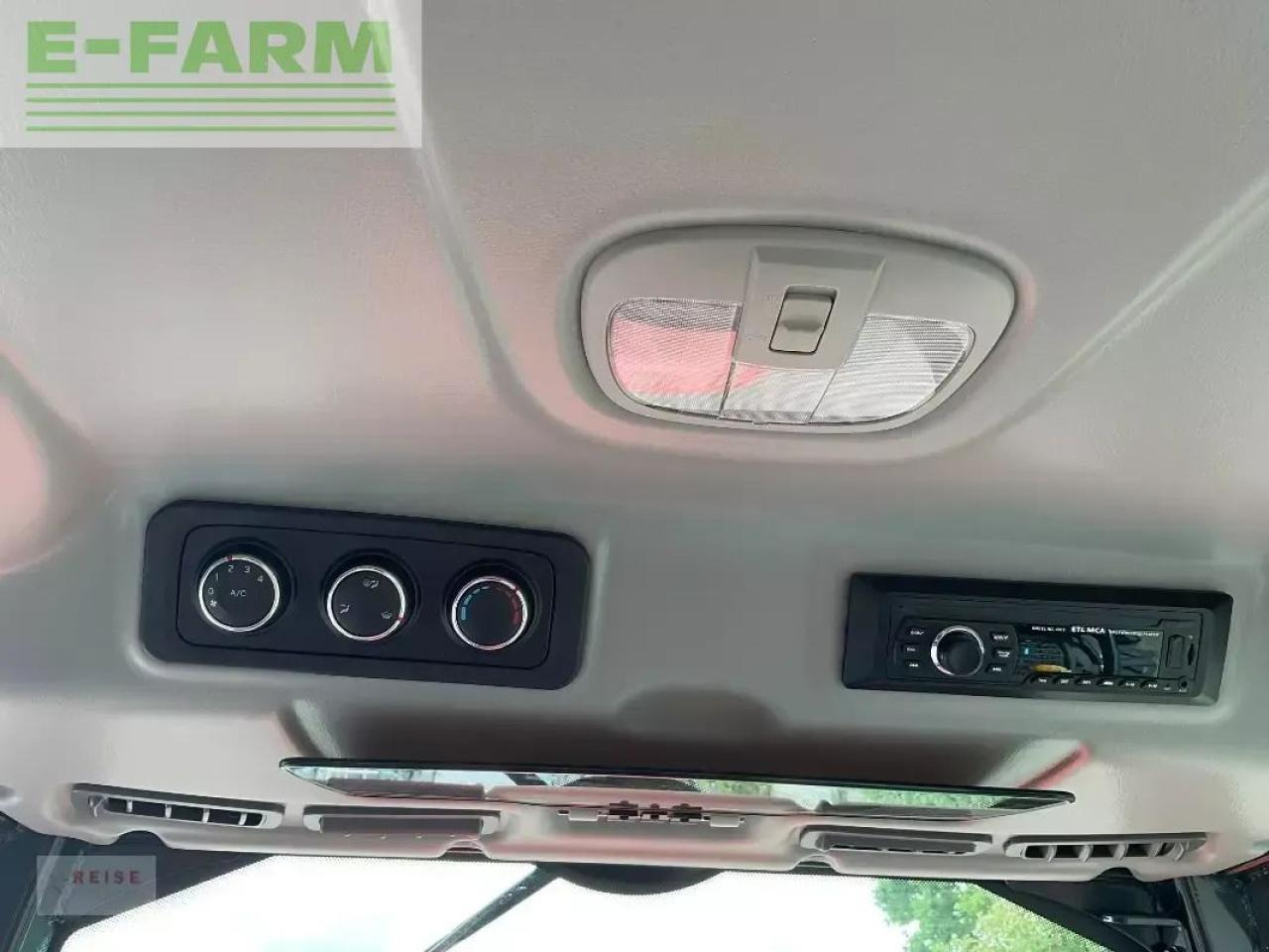 Τρακτέρ Kioti dk 6020 ch: φωτογραφία 7 Τρακτέρ Kioti dk 6020 ch: φωτογραφία 7