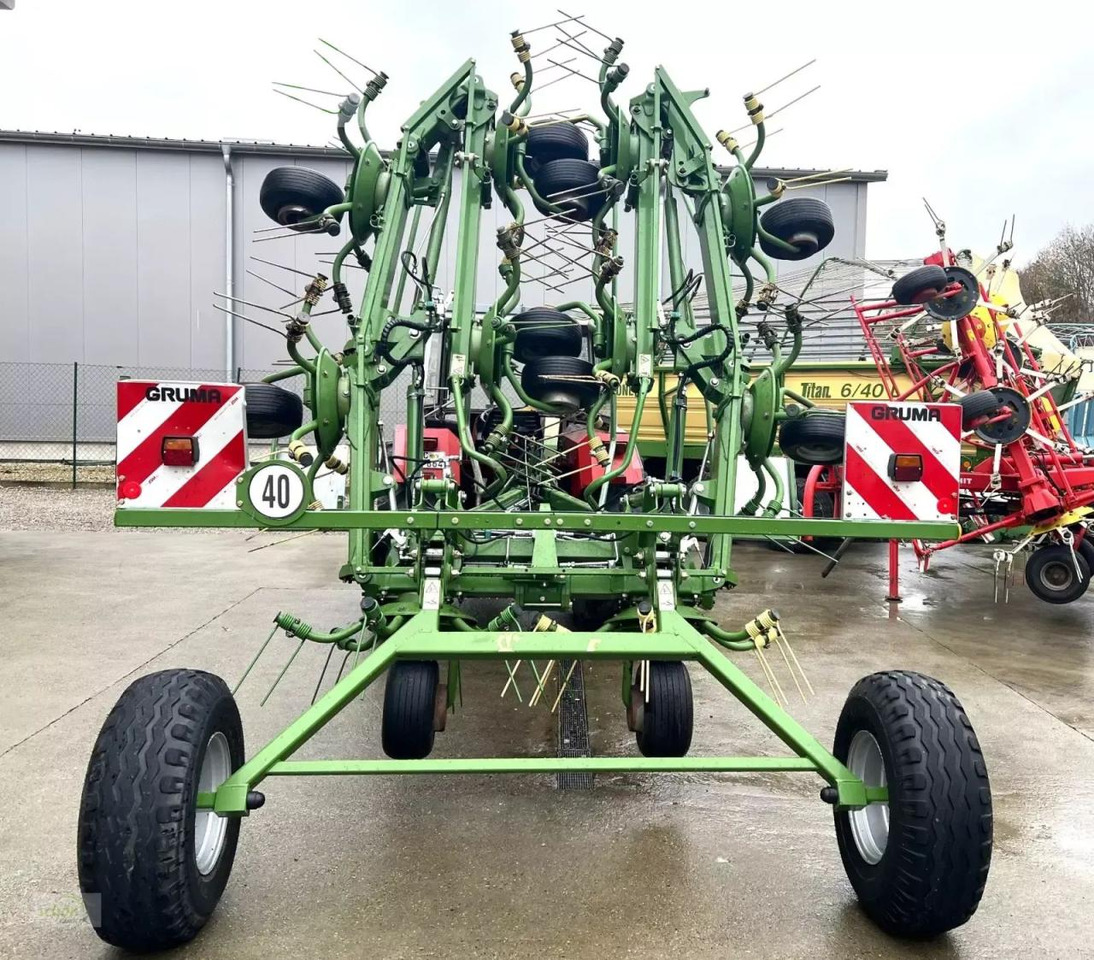 Krone kwt 11.22/10 - ein 10-er kreiselheuer mit fahrwerk - Χορτοσυλλέκτης: φωτογραφία 4 Krone kwt 11.22/10 - ein 10-er kreiselheuer mit fahrwerk - Χορτοσυλλέκτης: φωτογραφία 4