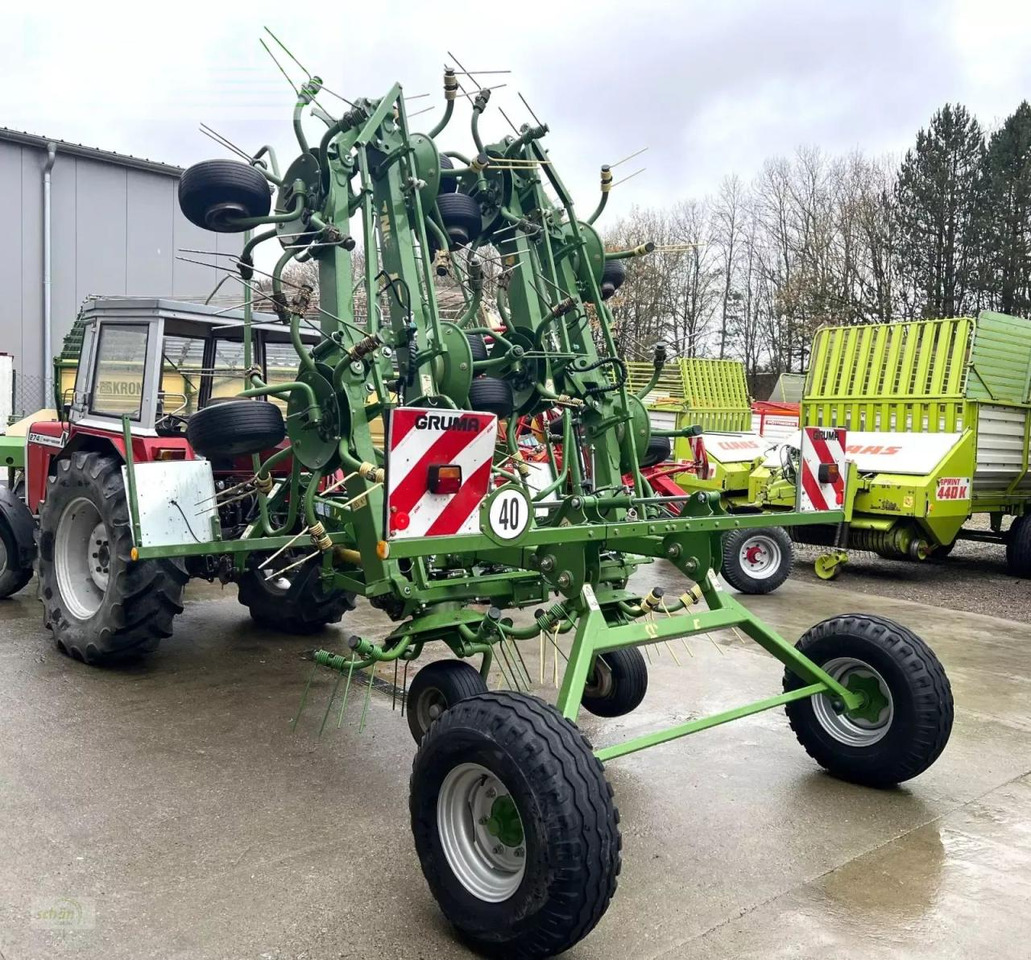 Krone kwt 11.22/10 - ein 10-er kreiselheuer mit fahrwerk - Χορτοσυλλέκτης: φωτογραφία 3 Krone kwt 11.22/10 - ein 10-er kreiselheuer mit fahrwerk - Χορτοσυλλέκτης: φωτογραφία 3