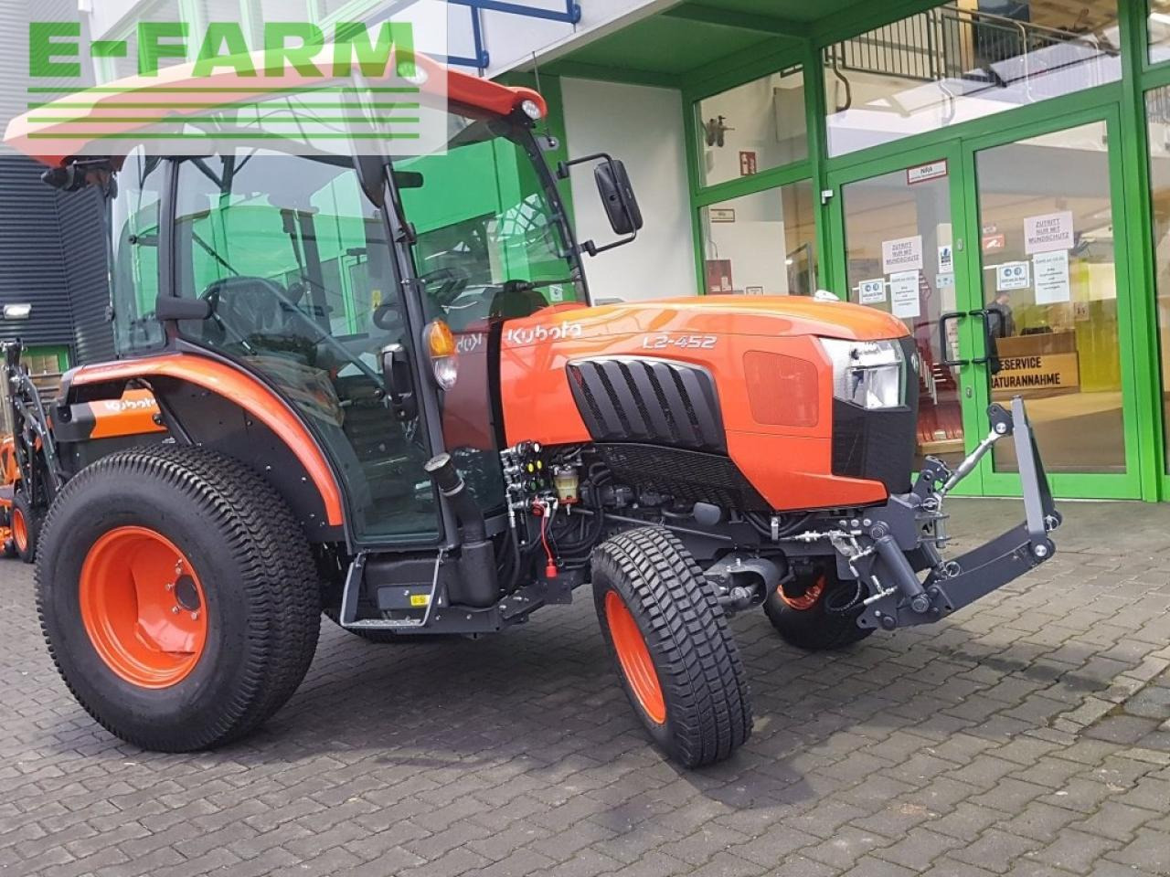 Τρακτέρ Kubota l2-452 h winterdienstpaket: φωτογραφία 7