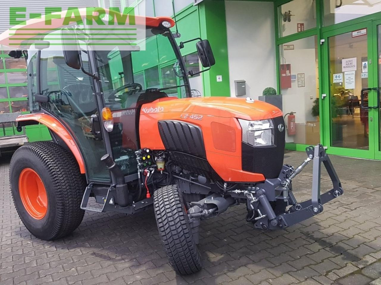 Τρακτέρ Kubota l2-452 h winterdienstpaket: φωτογραφία 9