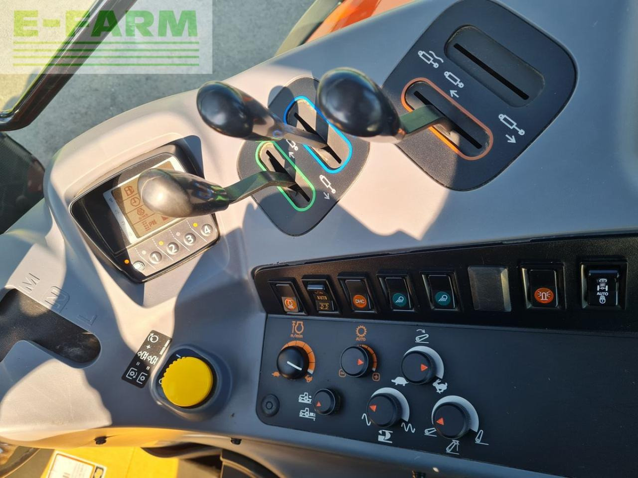 Τρακτέρ Kubota m115gx iv: φωτογραφία 17 Τρακτέρ Kubota m115gx iv: φωτογραφία 17