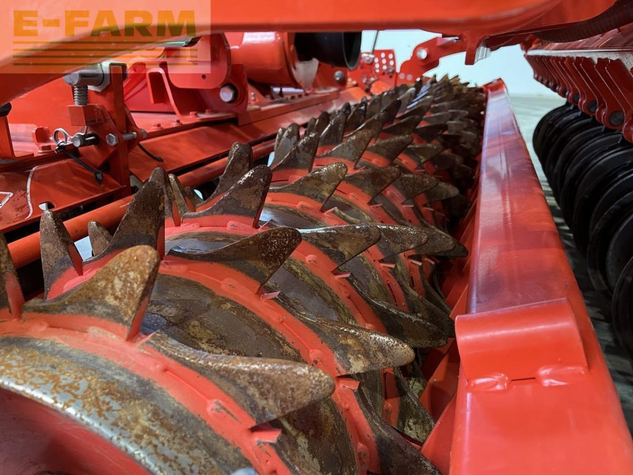 Kuhn hrb 302 mit venta 330-24 - Σπαρτική με σβάρνα: φωτογραφία 5 Kuhn hrb 302 mit venta 330-24 - Σπαρτική με σβάρνα: φωτογραφία 5