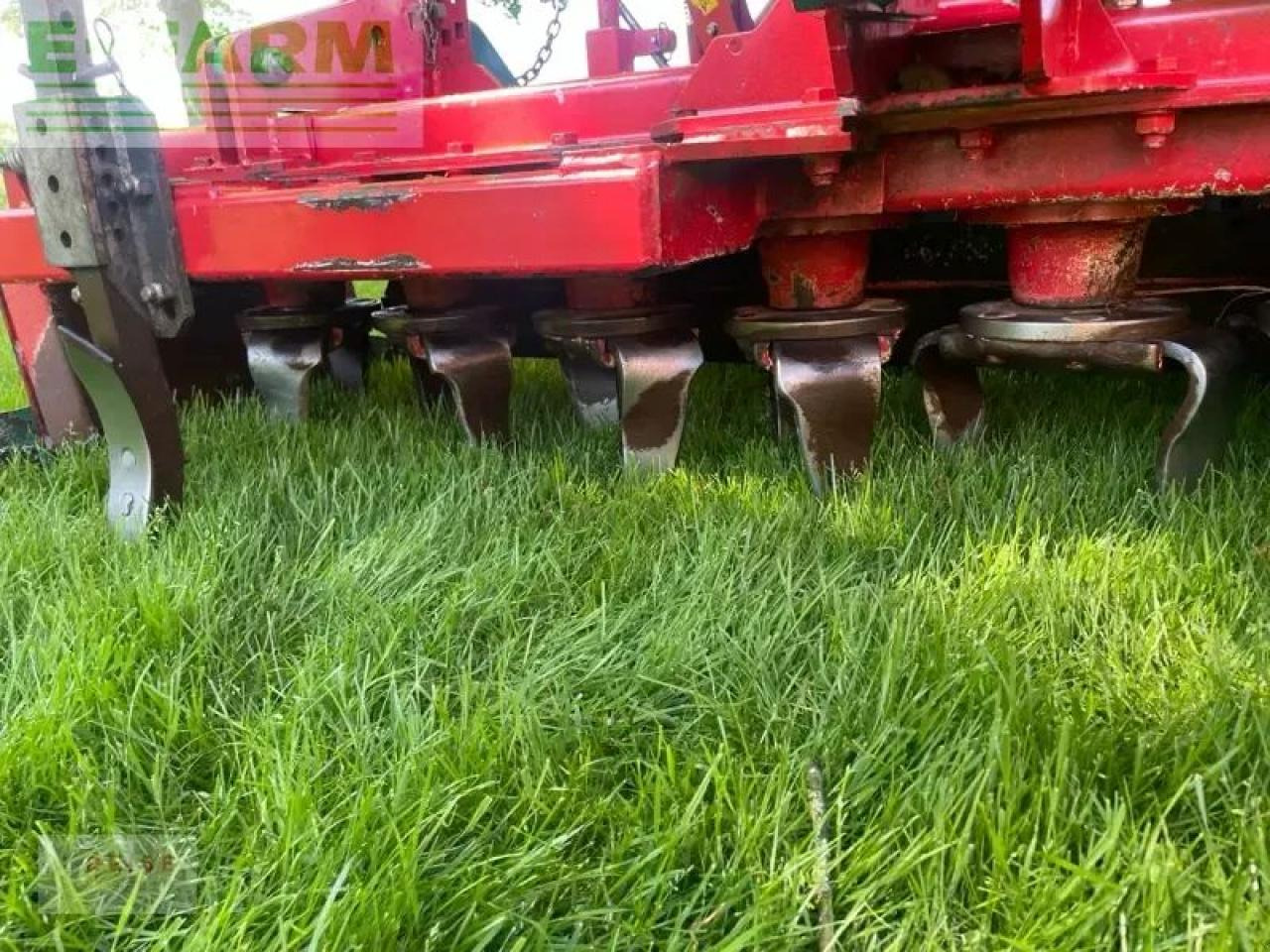 Kverneland ng-h 301 und da 3 meter - Σπαρτική με σβάρνα: φωτογραφία 3 Kverneland ng-h 301 und da 3 meter - Σπαρτική με σβάρνα: φωτογραφία 3