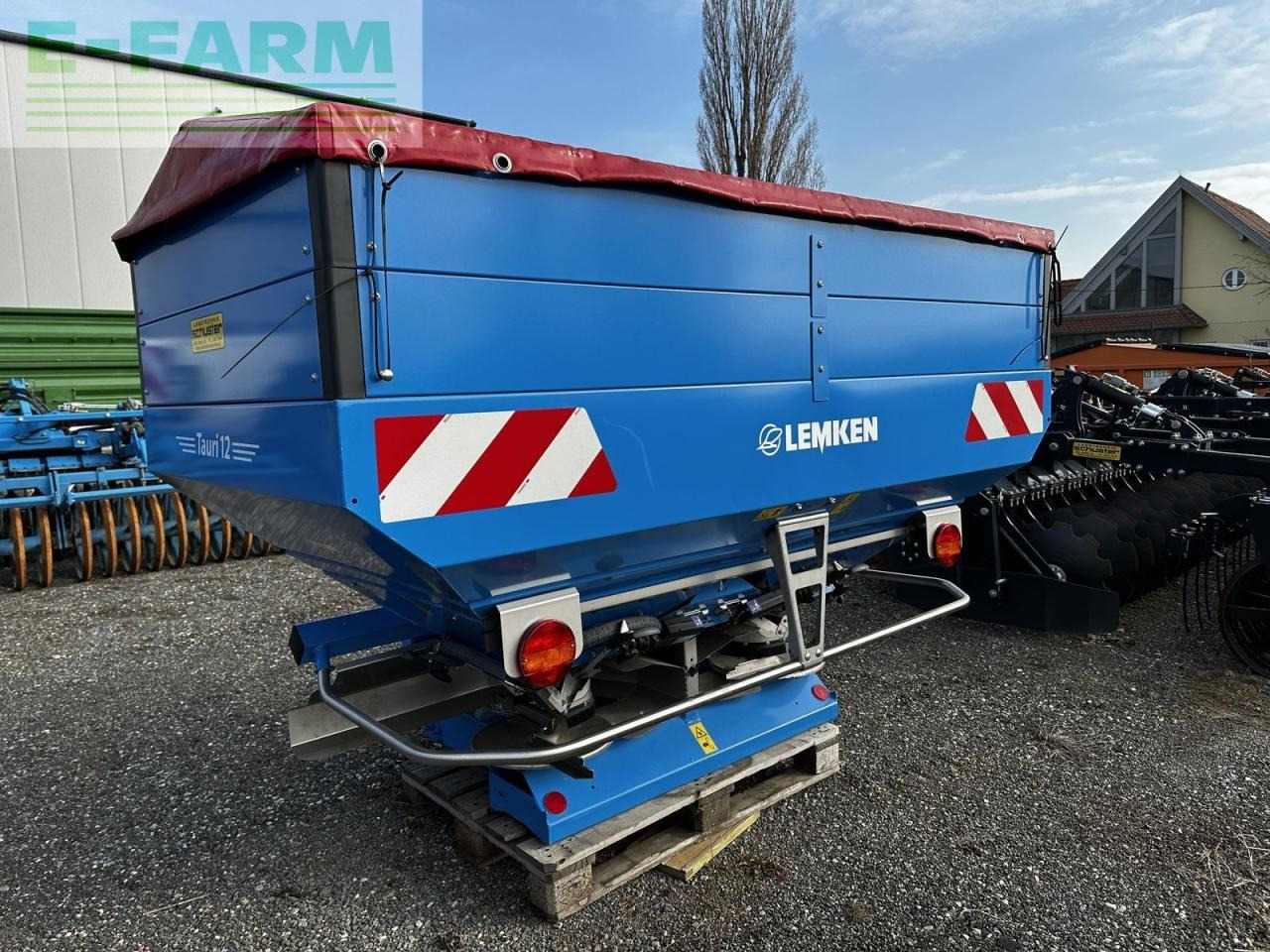 Lemken tauri 12/2150 - Λιπασματοδιανομέας: φωτογραφία 1 Lemken tauri 12/2150 - Λιπασματοδιανομέας: φωτογραφία 1