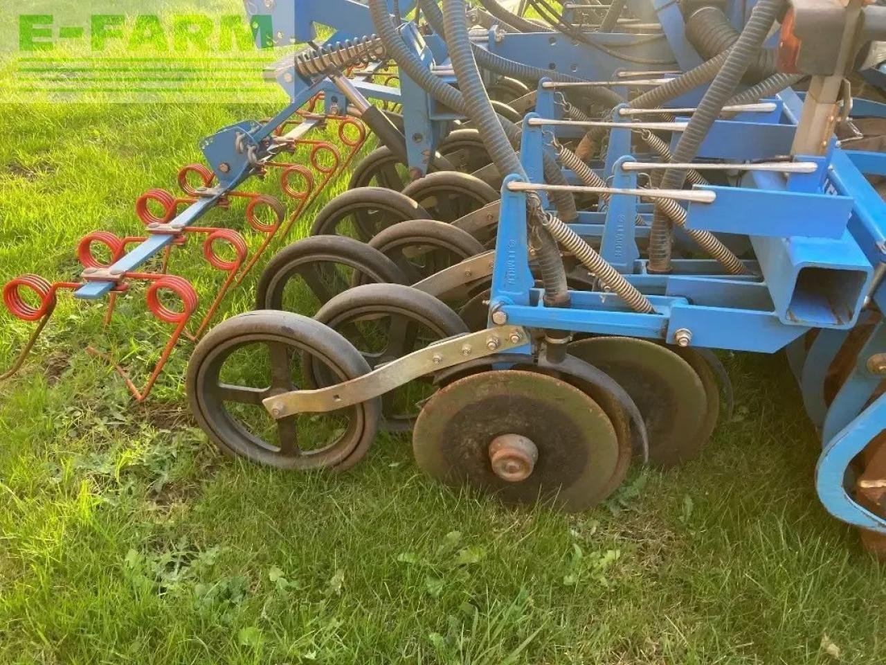 Lemken zirkon 12/300 solitair 9/300 - Σπαρτική με σβάρνα: φωτογραφία 5 Lemken zirkon 12/300 solitair 9/300 - Σπαρτική με σβάρνα: φωτογραφία 5