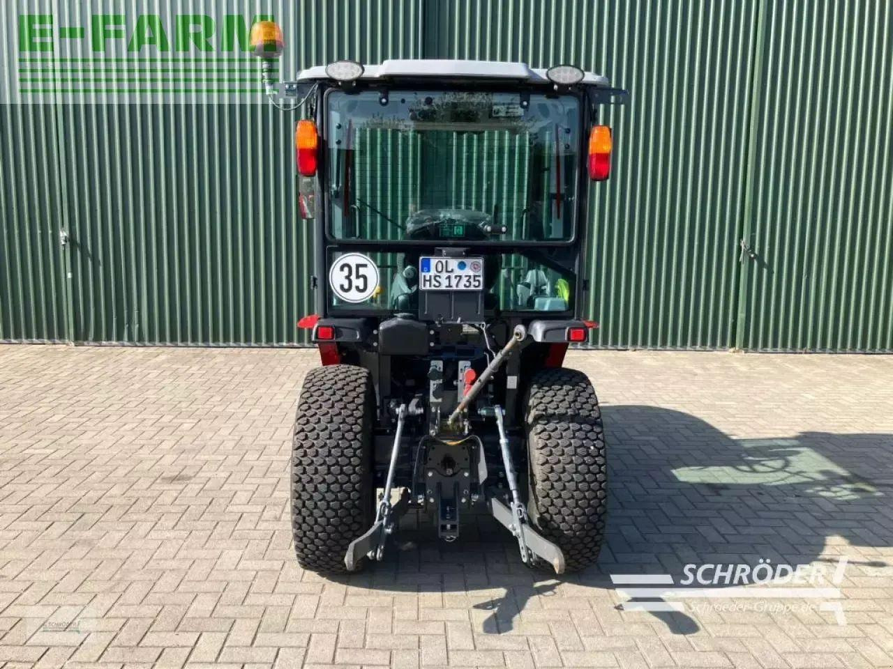 Massey Ferguson 1735 m hc - Τρακτέρ: φωτογραφία 5 Massey Ferguson 1735 m hc - Τρακτέρ: φωτογραφία 5