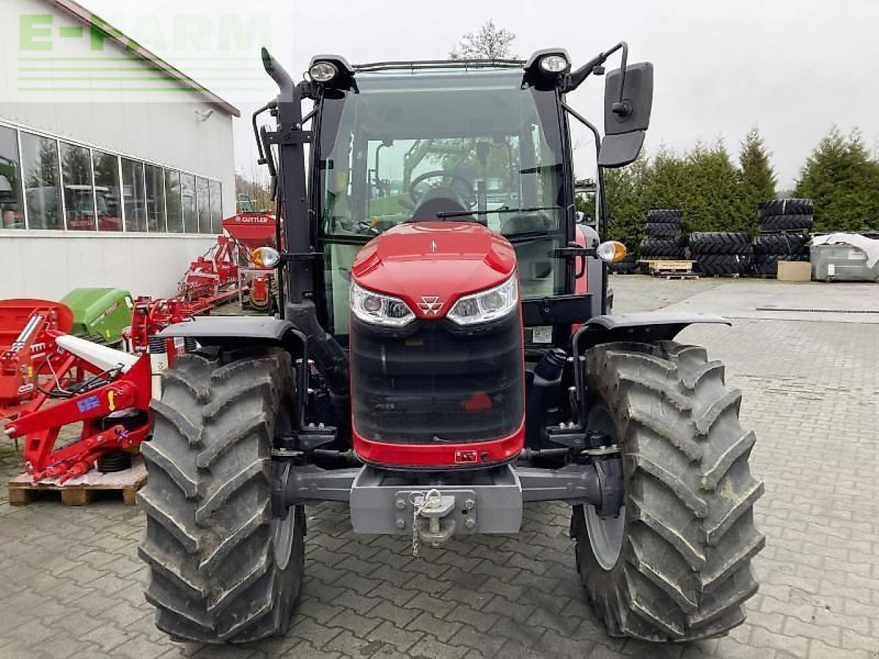 Massey Ferguson 4708 m essential - Τρακτέρ: φωτογραφία 4 Massey Ferguson 4708 m essential - Τρακτέρ: φωτογραφία 4
