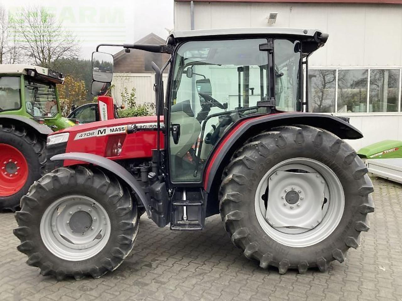 Massey Ferguson 4708 m essential - Τρακτέρ: φωτογραφία 3 Massey Ferguson 4708 m essential - Τρακτέρ: φωτογραφία 3