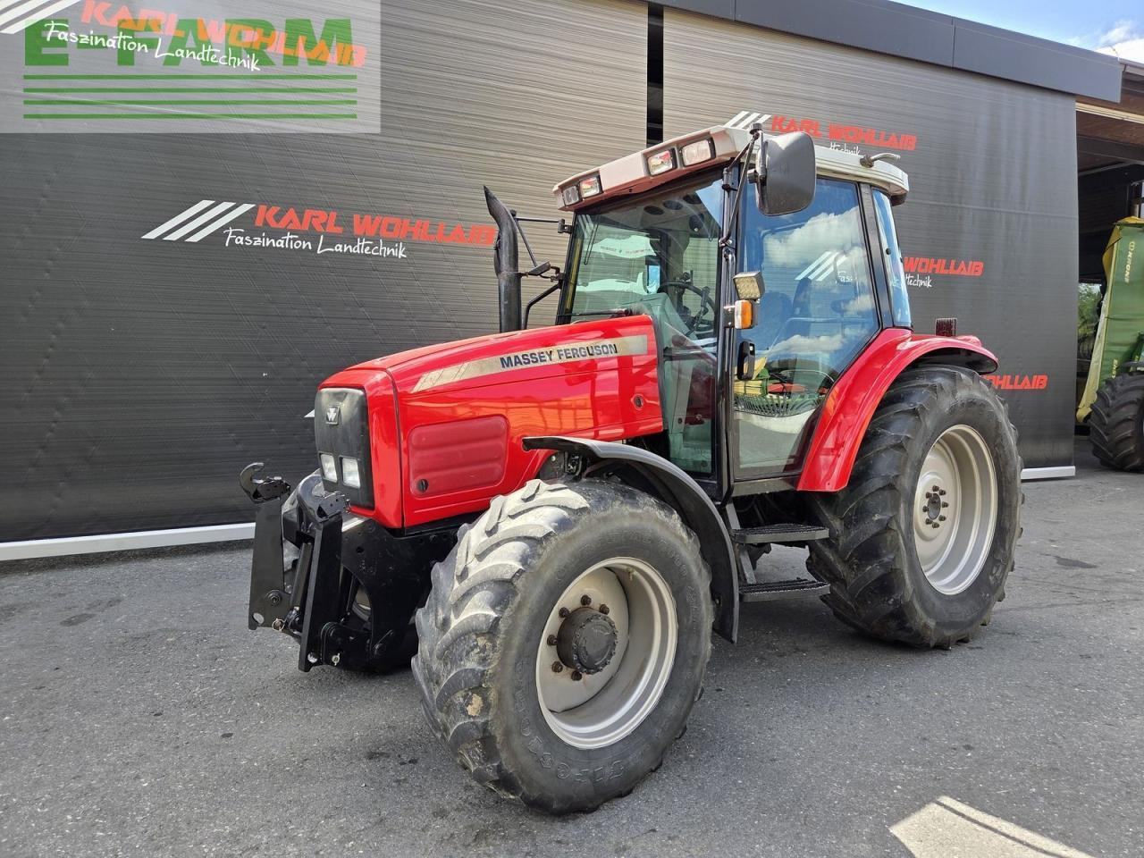 Massey Ferguson 6235-4 - Τρακτέρ: φωτογραφία 2 Massey Ferguson 6235-4 - Τρακτέρ: φωτογραφία 2