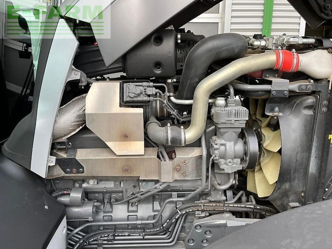 Τρακτέρ Massey Ferguson 8s.265: φωτογραφία 27