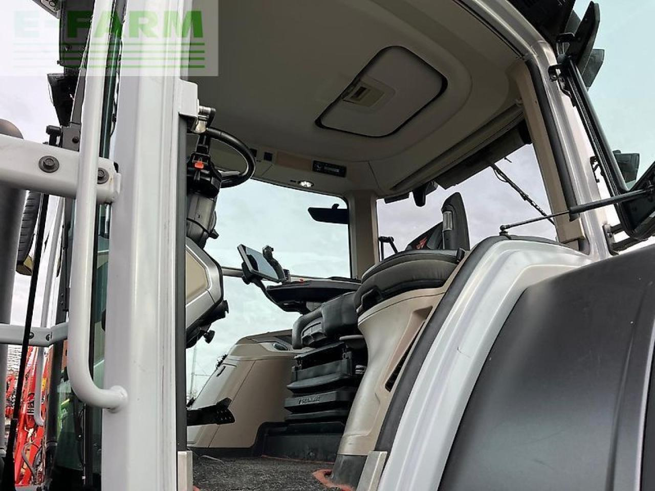 Τρακτέρ Massey Ferguson 8s.265: φωτογραφία 6