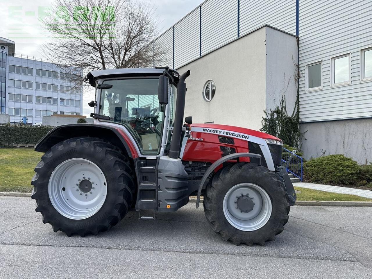 Massey Ferguson mf 8s.265 dyna e-power - Τρακτέρ: φωτογραφία 3 Massey Ferguson mf 8s.265 dyna e-power - Τρακτέρ: φωτογραφία 3