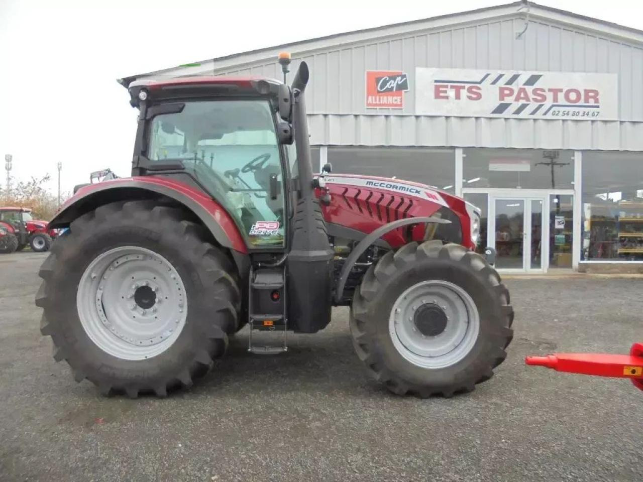McCormick x7-417m - Τρακτέρ: φωτογραφία 1 McCormick x7-417m - Τρακτέρ: φωτογραφία 1