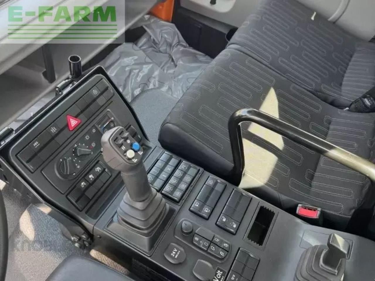 Mercedes-Benz u423 - Τρακτέρ: φωτογραφία 4 Mercedes-Benz u423 - Τρακτέρ: φωτογραφία 4