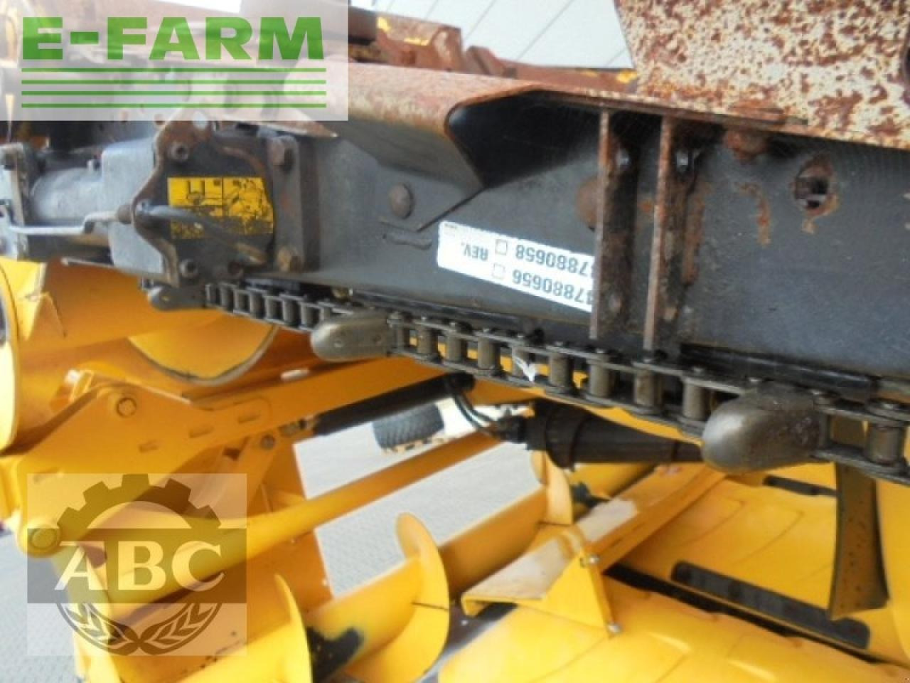 New Holland 980 cf 8r 75 - Καλαμποκομαχαιρο: φωτογραφία 4 New Holland 980 cf 8r 75 - Καλαμποκομαχαιρο: φωτογραφία 4