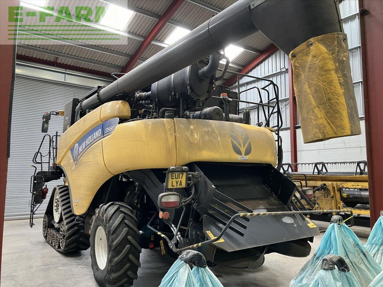 New Holland CR 9.80 - Θεριζοαλωνιστική μηχανή: φωτογραφία 4 New Holland CR 9.80 - Θεριζοαλωνιστική μηχανή: φωτογραφία 4