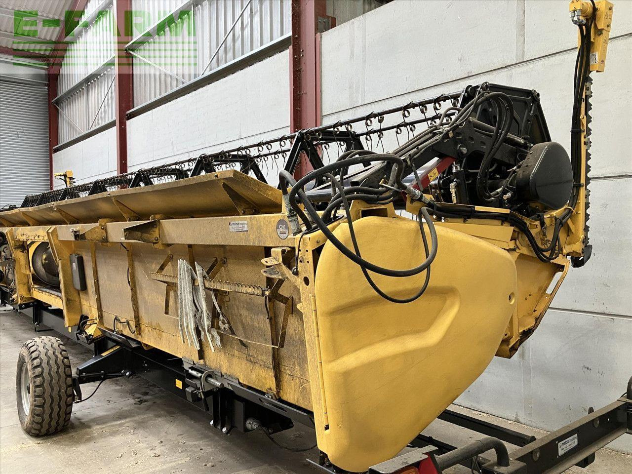 New Holland CR 9.80 - Θεριζοαλωνιστική μηχανή: φωτογραφία 5 New Holland CR 9.80 - Θεριζοαλωνιστική μηχανή: φωτογραφία 5