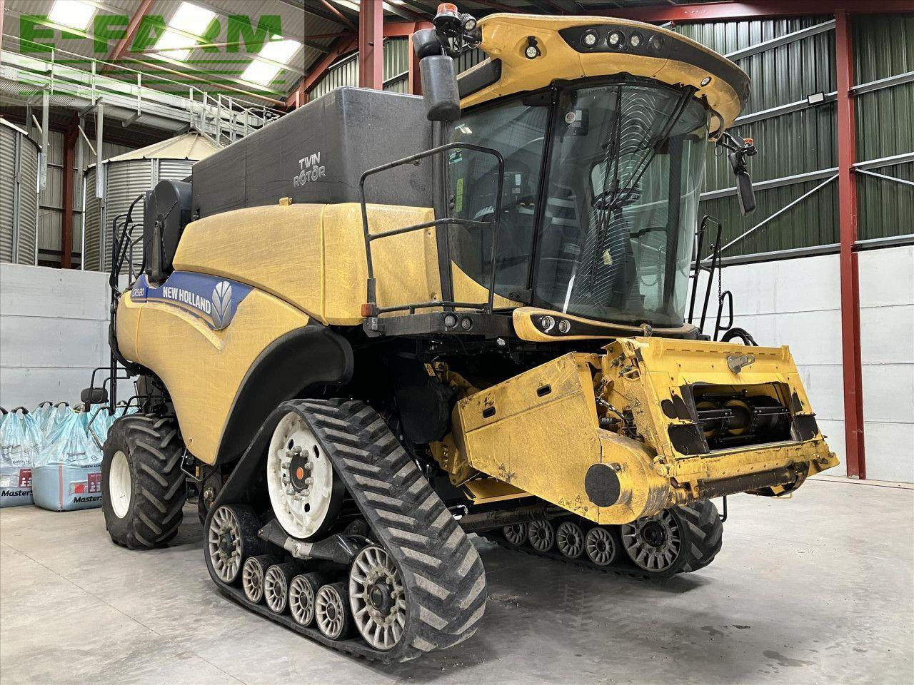 New Holland CR 9.80 - Θεριζοαλωνιστική μηχανή: φωτογραφία 2 New Holland CR 9.80 - Θεριζοαλωνιστική μηχανή: φωτογραφία 2