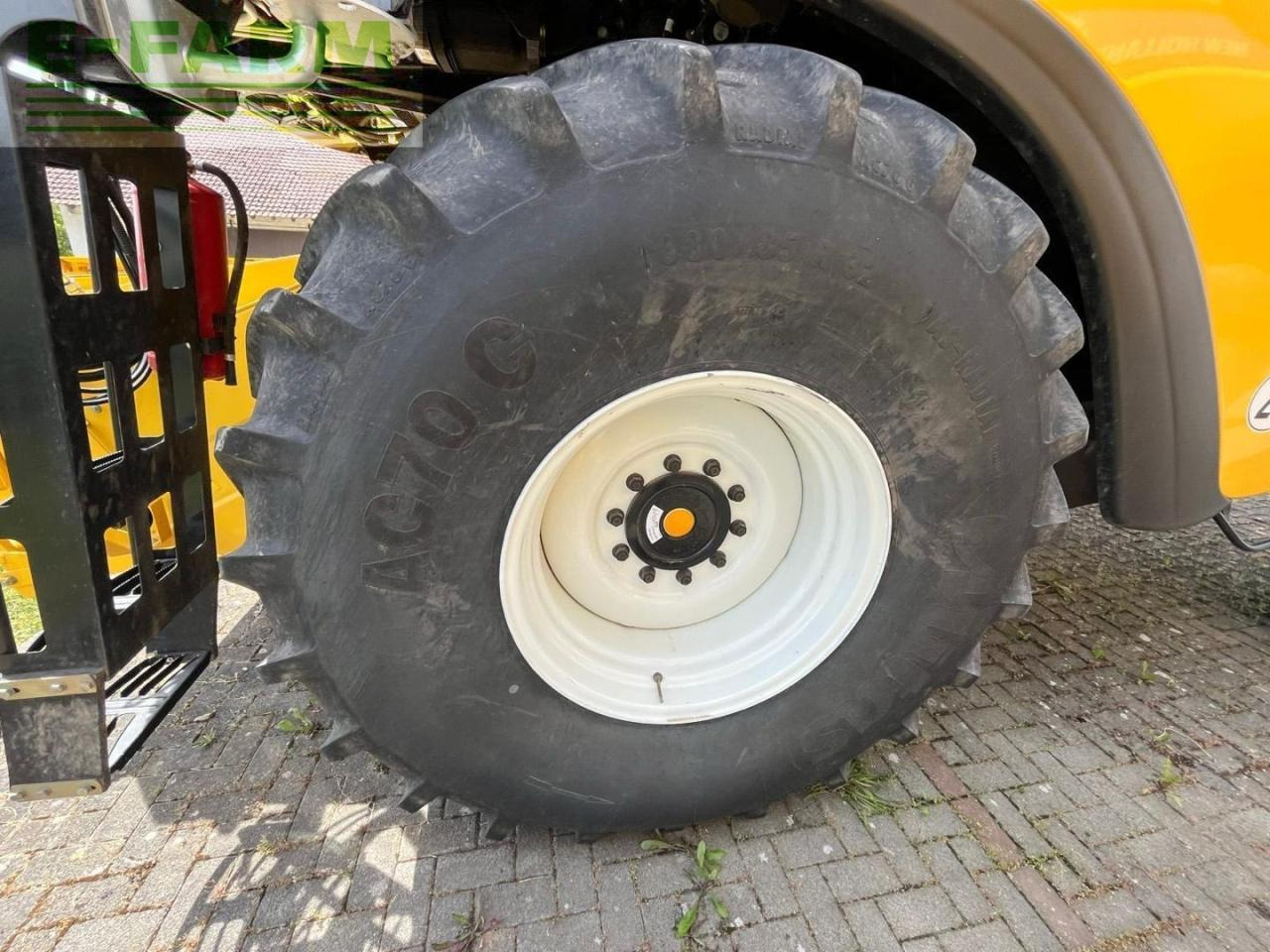 New Holland CX 6.90 - Θεριζοαλωνιστική μηχανή: φωτογραφία 4 New Holland CX 6.90 - Θεριζοαλωνιστική μηχανή: φωτογραφία 4