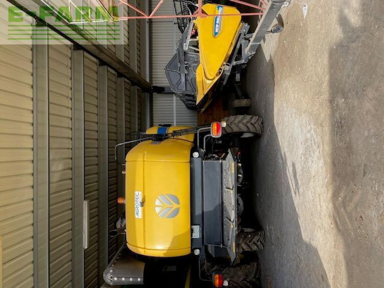 New Holland CX6090 - Θεριζοαλωνιστική μηχανή: φωτογραφία 4 New Holland CX6090 - Θεριζοαλωνιστική μηχανή: φωτογραφία 4