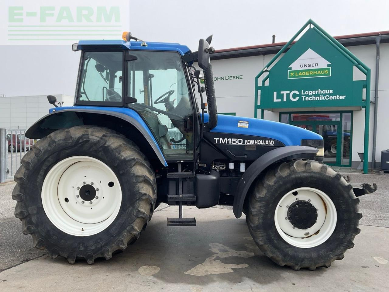 New Holland TM 150 - Τρακτέρ: φωτογραφία 5 New Holland TM 150 - Τρακτέρ: φωτογραφία 5