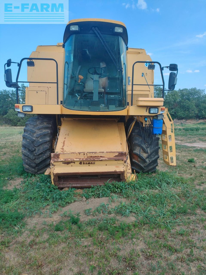 New Holland TX 66 - Θεριζοαλωνιστική μηχανή: φωτογραφία 1 New Holland TX 66 - Θεριζοαλωνιστική μηχανή: φωτογραφία 1