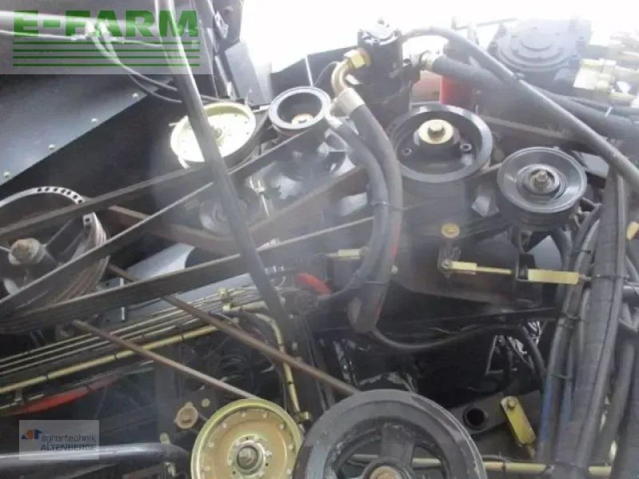 New Holland cr 9060 / cr9060 - Θεριζοαλωνιστική μηχανή: φωτογραφία 5 New Holland cr 9060 / cr9060 - Θεριζοαλωνιστική μηχανή: φωτογραφία 5