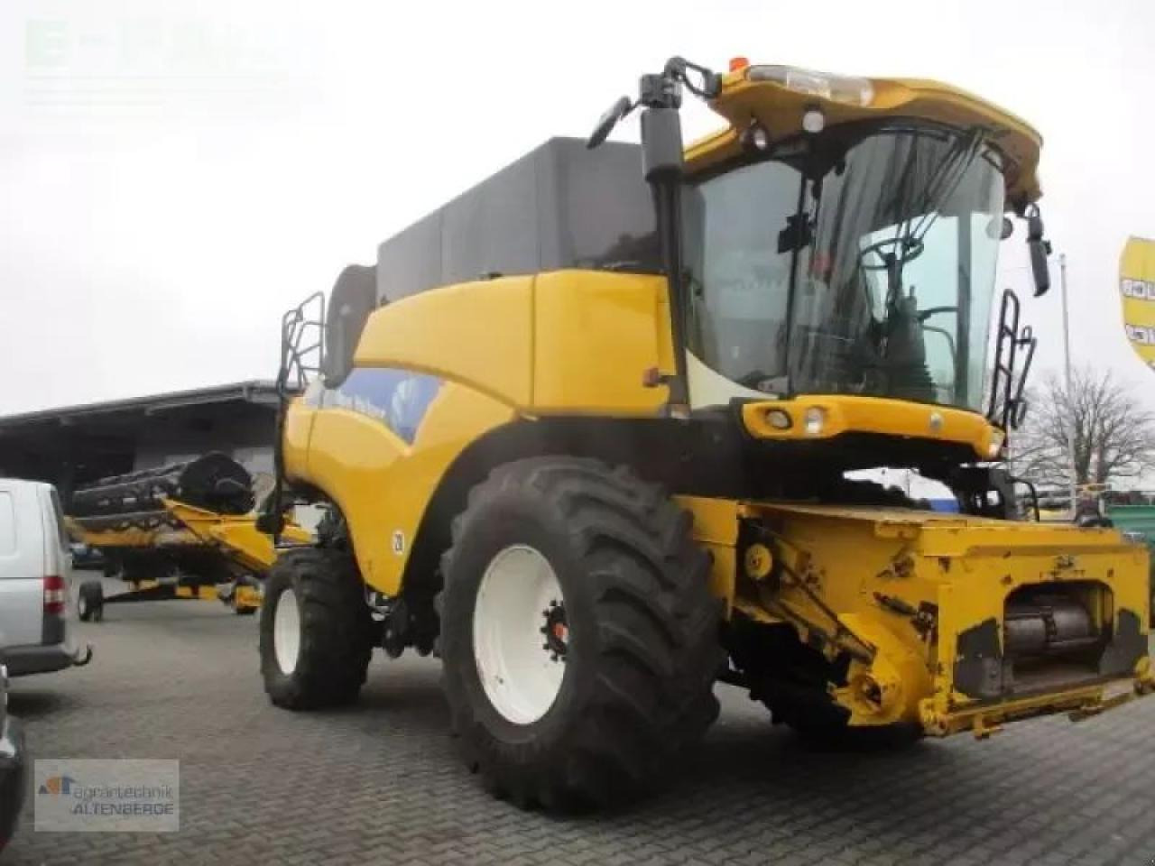 New Holland cr 9060 / cr9060 - Θεριζοαλωνιστική μηχανή: φωτογραφία 3 New Holland cr 9060 / cr9060 - Θεριζοαλωνιστική μηχανή: φωτογραφία 3