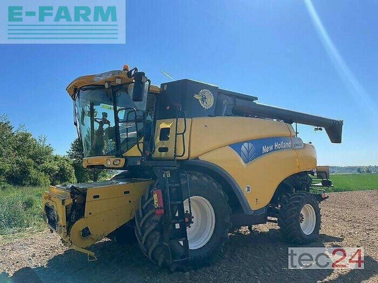 Θεριζοαλωνιστική μηχανή New Holland cr 9070: φωτογραφία 15