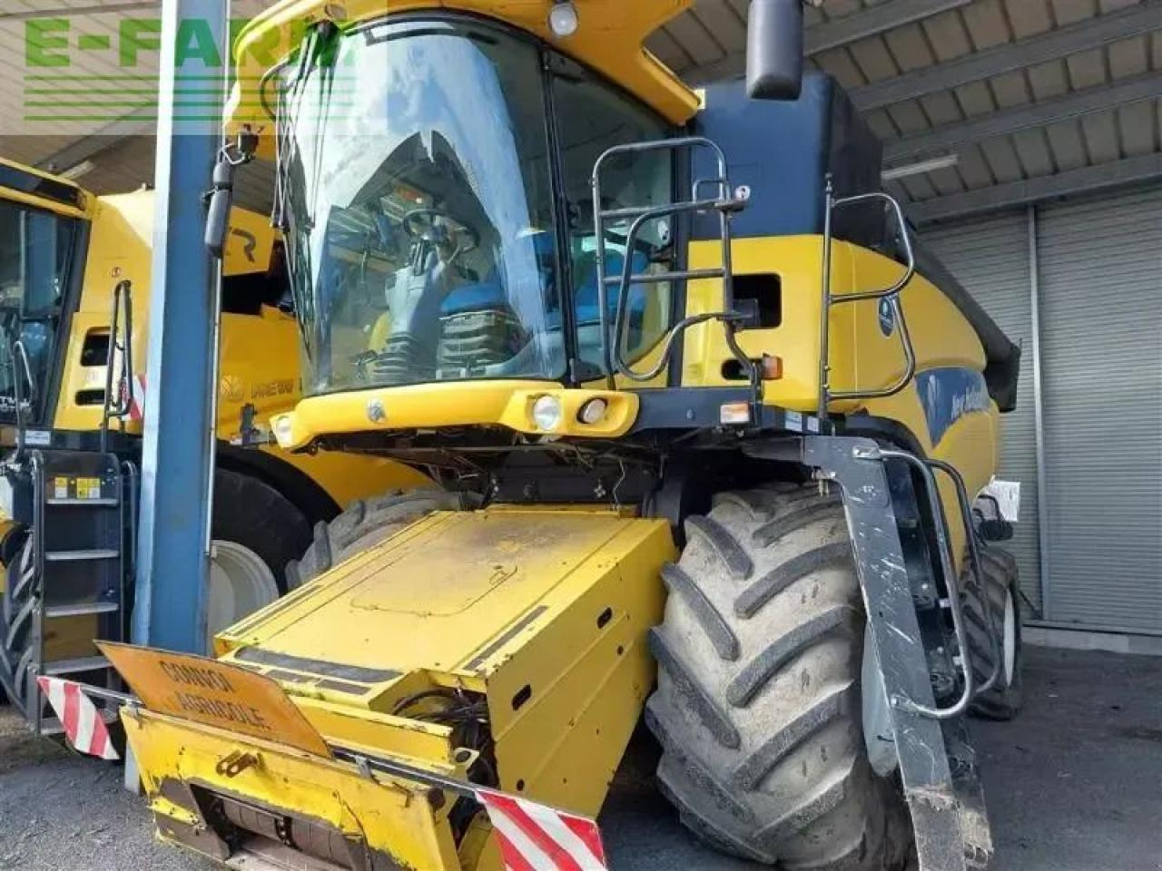 New Holland cr9060 - Θεριζοαλωνιστική μηχανή: φωτογραφία 1 New Holland cr9060 - Θεριζοαλωνιστική μηχανή: φωτογραφία 1