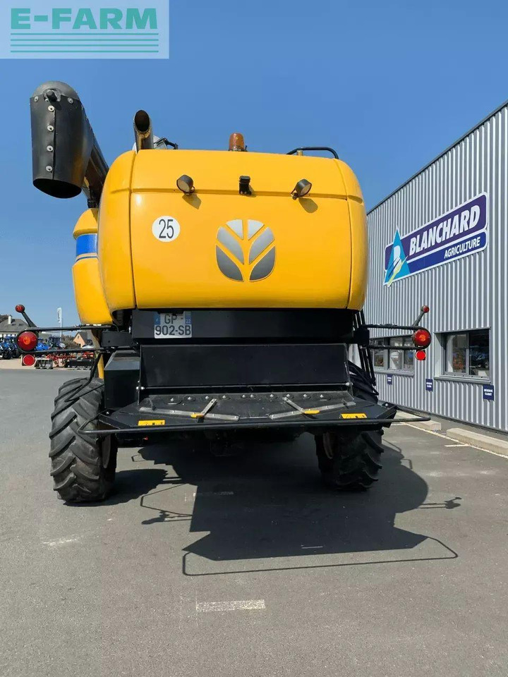 New Holland cx 6.80 - Θεριζοαλωνιστική μηχανή: φωτογραφία 5 New Holland cx 6.80 - Θεριζοαλωνιστική μηχανή: φωτογραφία 5