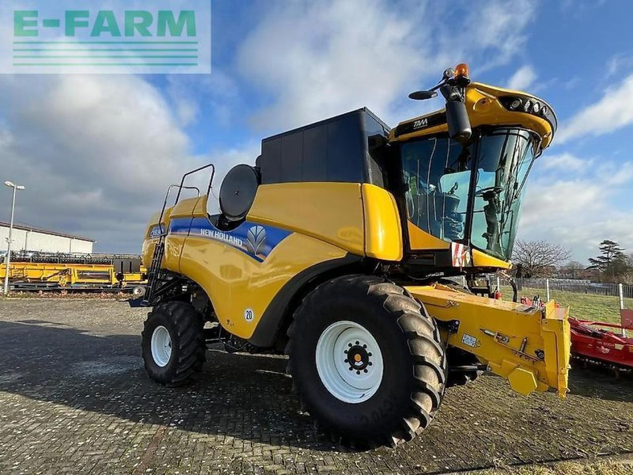 New Holland cx 6.90 schüttler mähdrescher + 7,6m sw + sww - Θεριζοαλωνιστική μηχανή: φωτογραφία 3 New Holland cx 6.90 schüttler mähdrescher + 7,6m sw + sww - Θεριζοαλωνιστική μηχανή: φωτογραφία 3