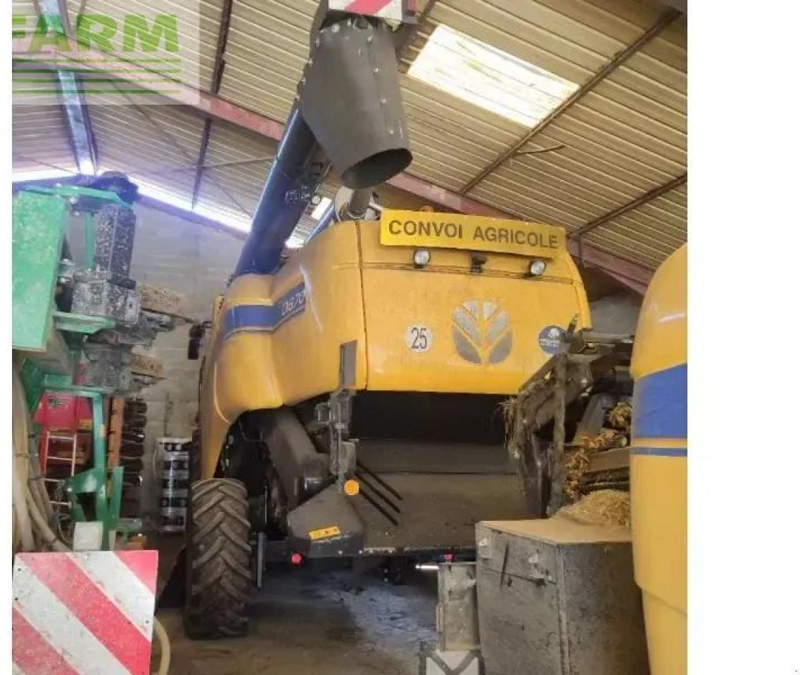 New Holland cx8-70 - Θεριζοαλωνιστική μηχανή: φωτογραφία 3 New Holland cx8-70 - Θεριζοαλωνιστική μηχανή: φωτογραφία 3