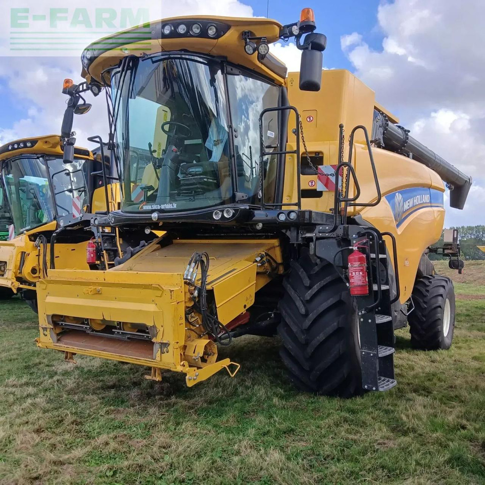 New Holland cx8.70 - Θεριζοαλωνιστική μηχανή: φωτογραφία 2 New Holland cx8.70 - Θεριζοαλωνιστική μηχανή: φωτογραφία 2