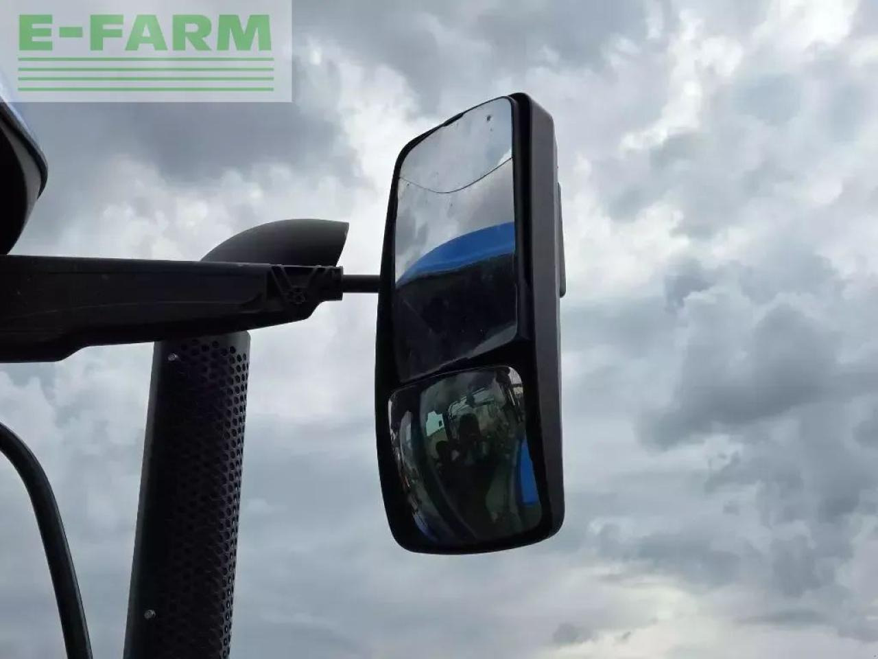 New Holland t.6 155 dc - Τρακτέρ: φωτογραφία 4 New Holland t.6 155 dc - Τρακτέρ: φωτογραφία 4