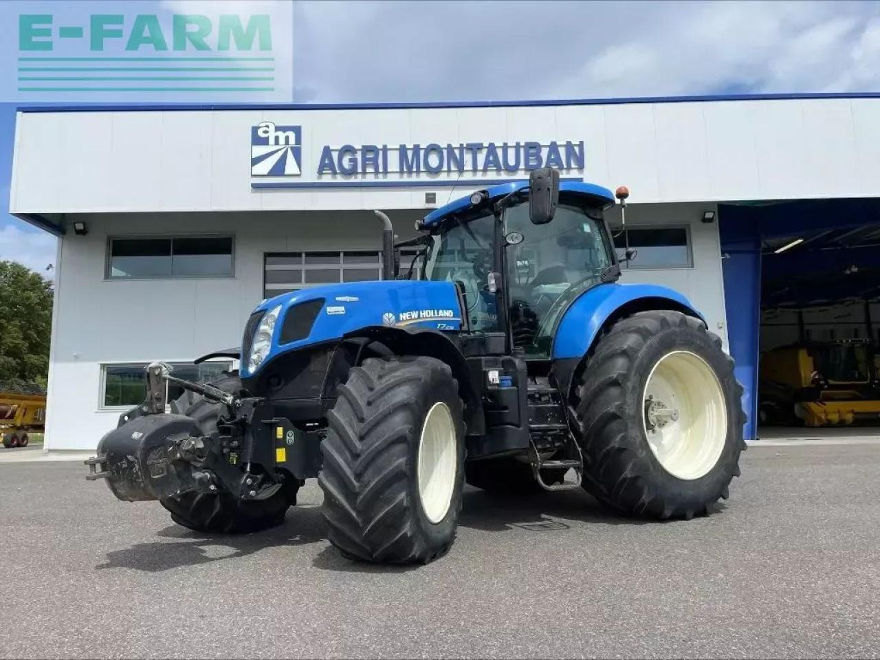 New Holland t 7.235 - Τρακτέρ: φωτογραφία 1 New Holland t 7.235 - Τρακτέρ: φωτογραφία 1